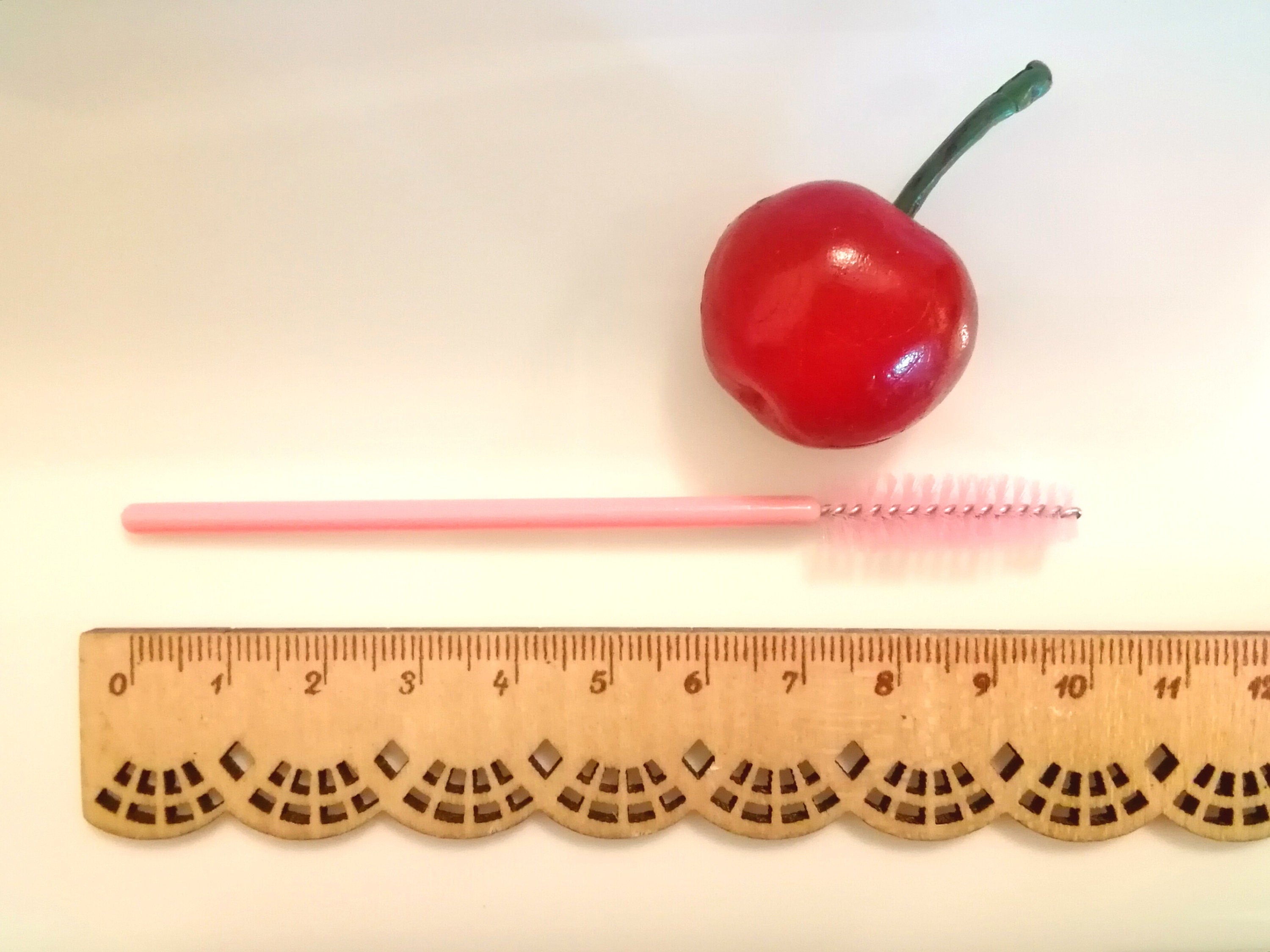10 Pcs Eco-Friendly Pink Disposable Mascara Wands - Perfect for Beauty Lovers!
