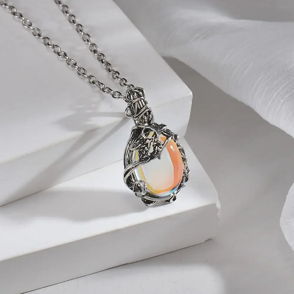 Charming Pink Heart Pendant Necklace - A Trendy Rhinestone Choker for Women, Perfect Gift for Lovers!