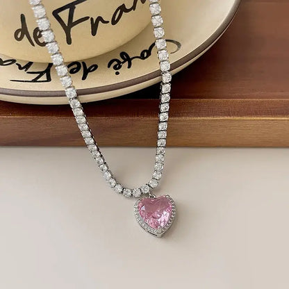 Charming Pink Heart Pendant Necklace - A Trendy Rhinestone Choker for Women, Perfect Gift for Lovers!