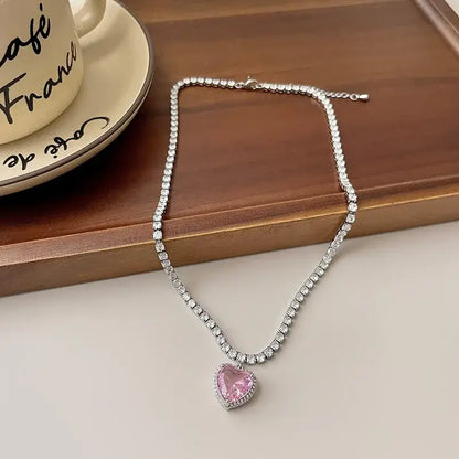 Charming Pink Heart Pendant Necklace - A Trendy Rhinestone Choker for Women, Perfect Gift for Lovers!