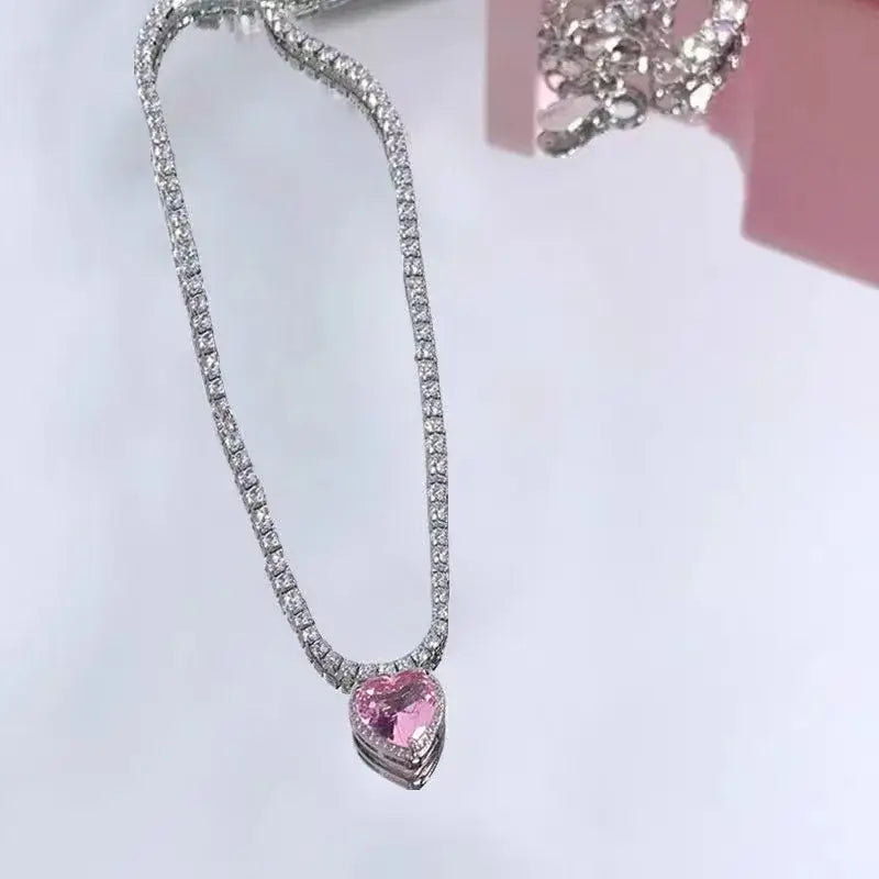 Charming Pink Heart Pendant Necklace - A Trendy Rhinestone Choker for Women, Perfect Gift for Lovers!