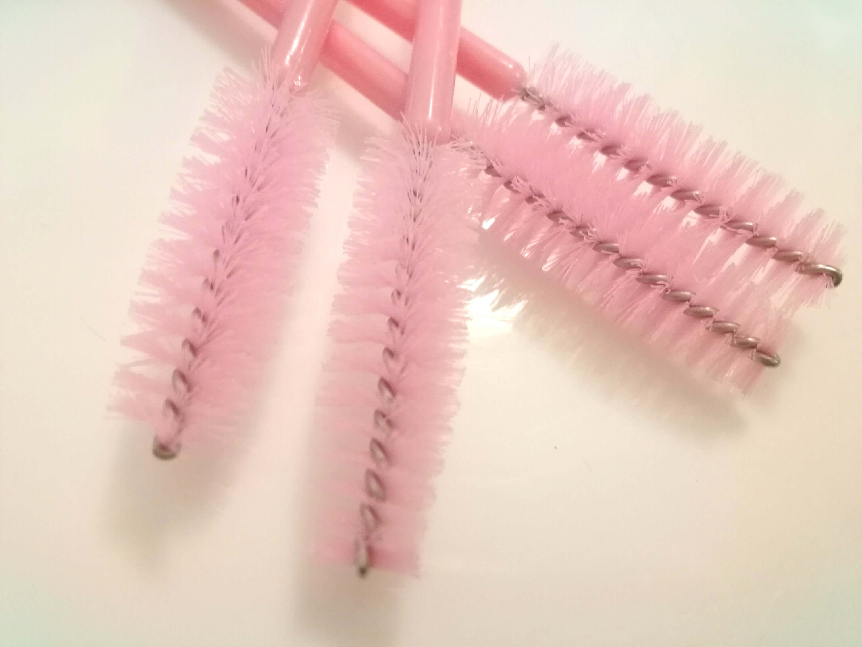 10 Pcs Eco-Friendly Pink Disposable Mascara Wands - Perfect for Beauty Lovers!