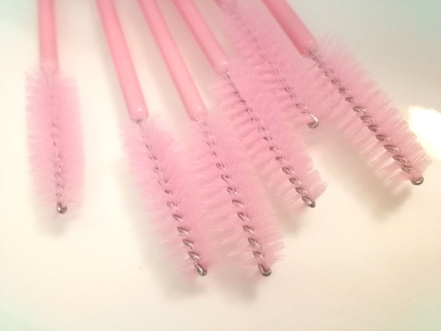 10 Pcs Eco-Friendly Pink Disposable Mascara Wands - Perfect for Beauty Lovers!